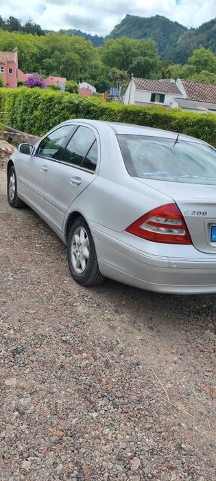 Mercedes-Benz C200