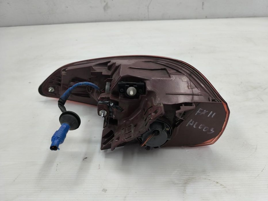 Lampa lewy tył infinity qx70 fxii 30D