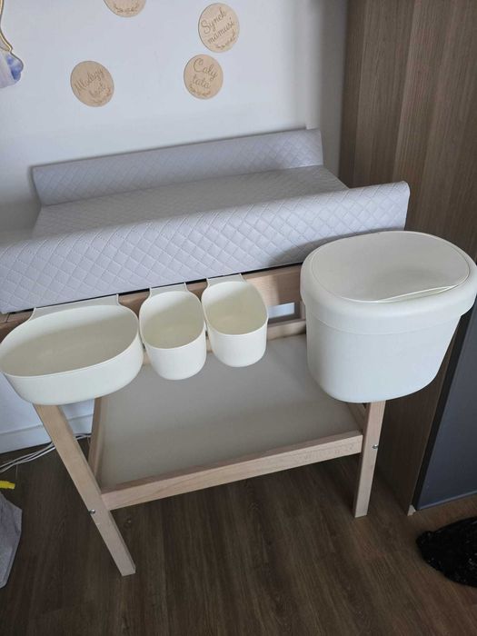 Stół do przewijania Ikea Sniglar z akcesoriami