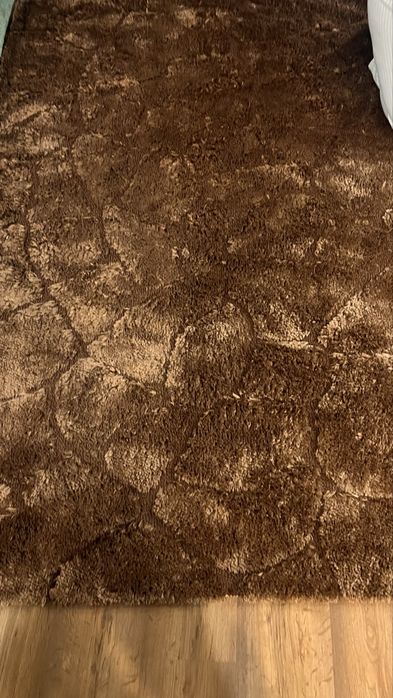 Vendo carpete (cor castanho) em otimo estado. Usada pouxas vezes