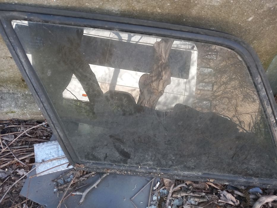 Скло на авто ВАЗ-2104/02