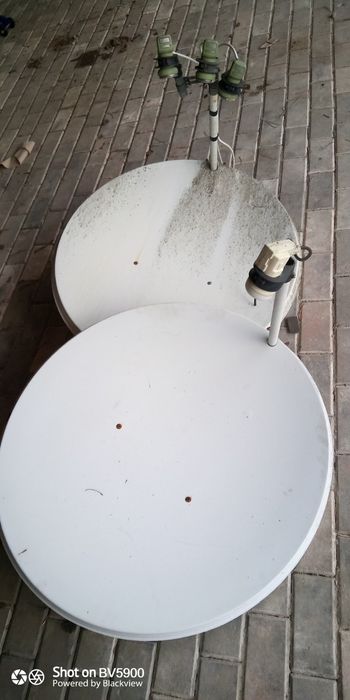 Супутникові тарілки