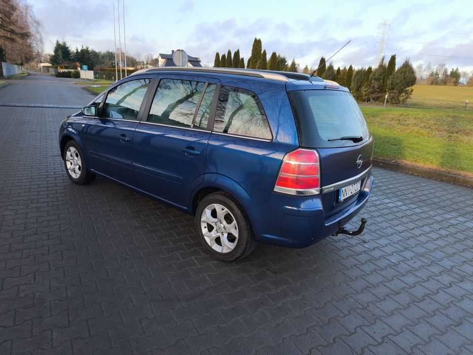 Opel Zafira 1.6 benzyna Hak 7-osób Nawigacja  Panorama