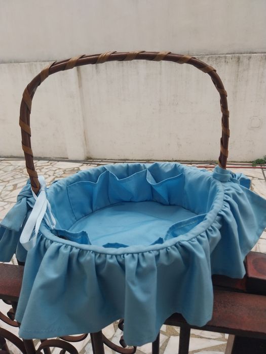 Alcofa de bebé em verga