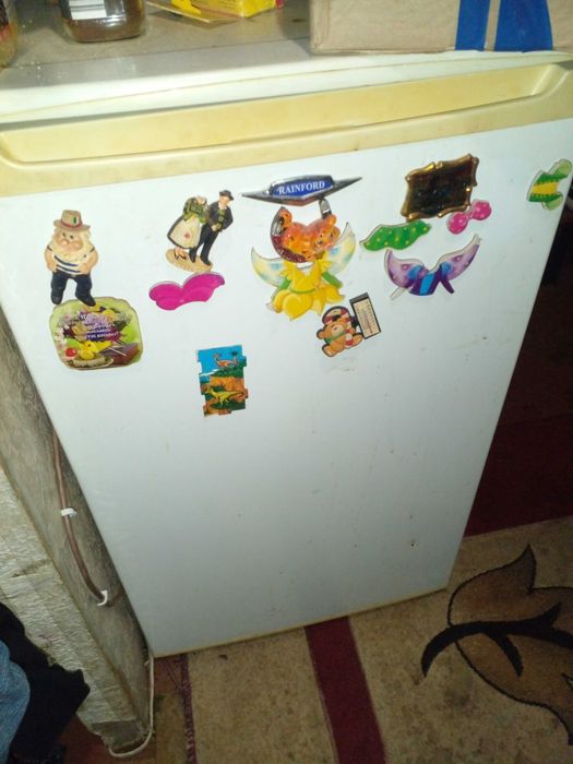 Продам маленькой холодильник бу