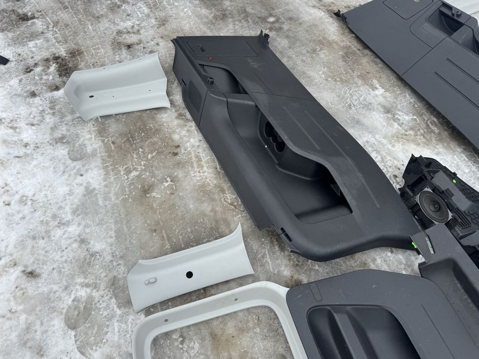 Салон Кадді максі Caddy Maxi 2015- пластик салону.