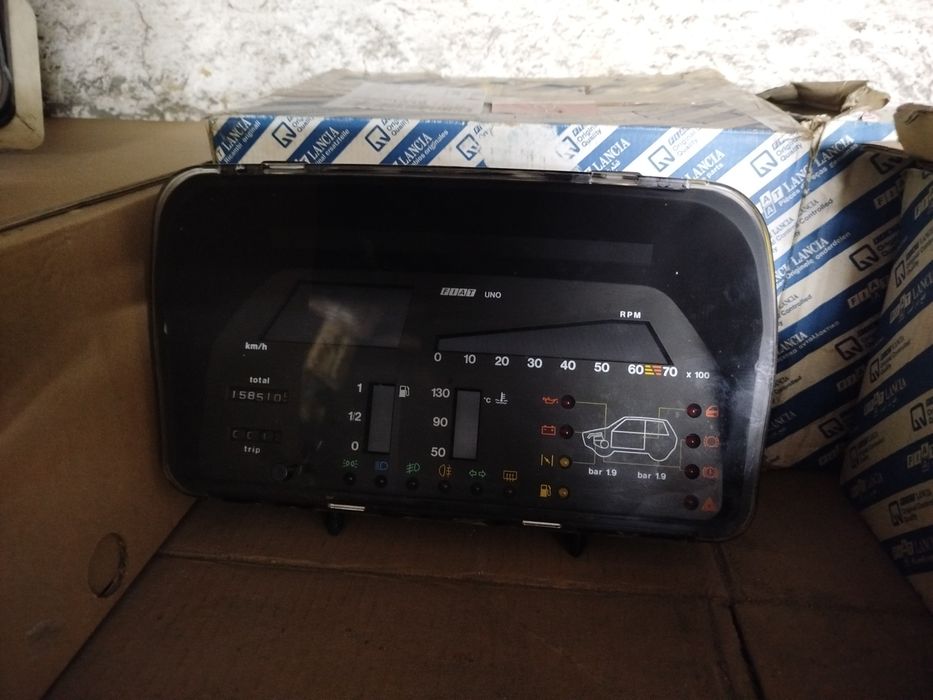 Fiat Uno MK1 zestaw wskaźników licznik digitale