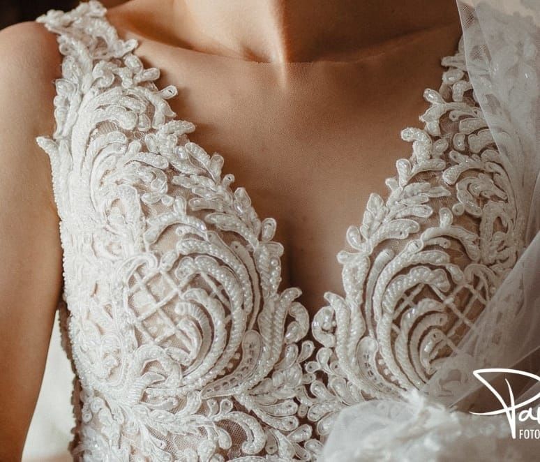 Suknia ślubna satynowa