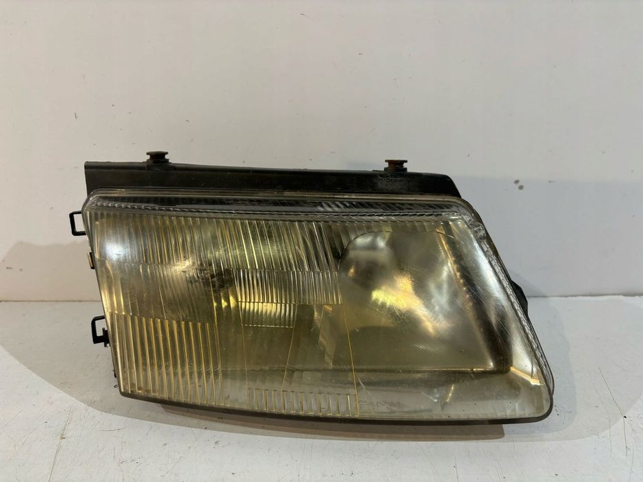 Volkswagen Passat B5 lampa prawa   17682