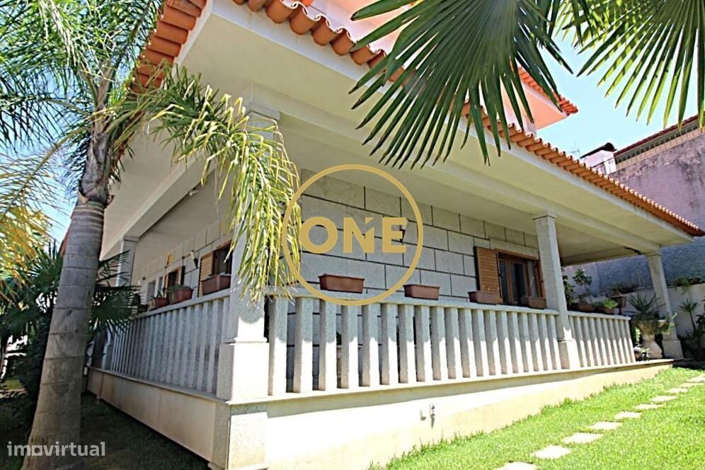 Moradia T4 em Gondifelos para venda