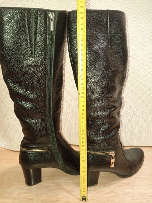 Кожаные женские сапоги