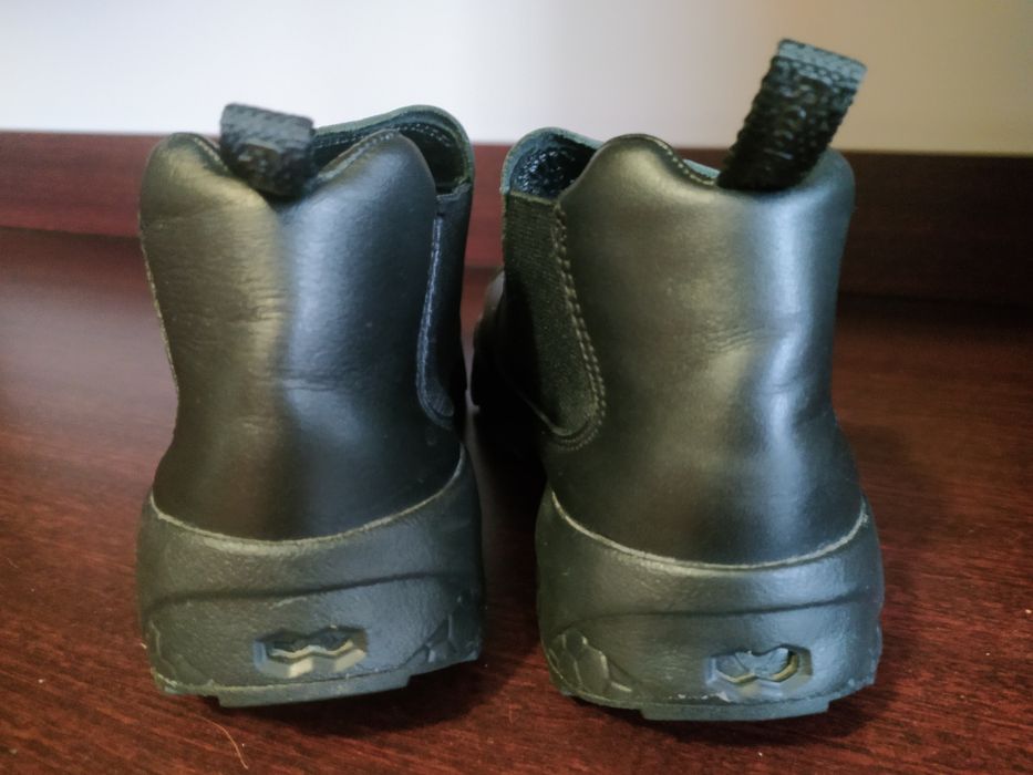 Кросівки черевики reebok кожані 37