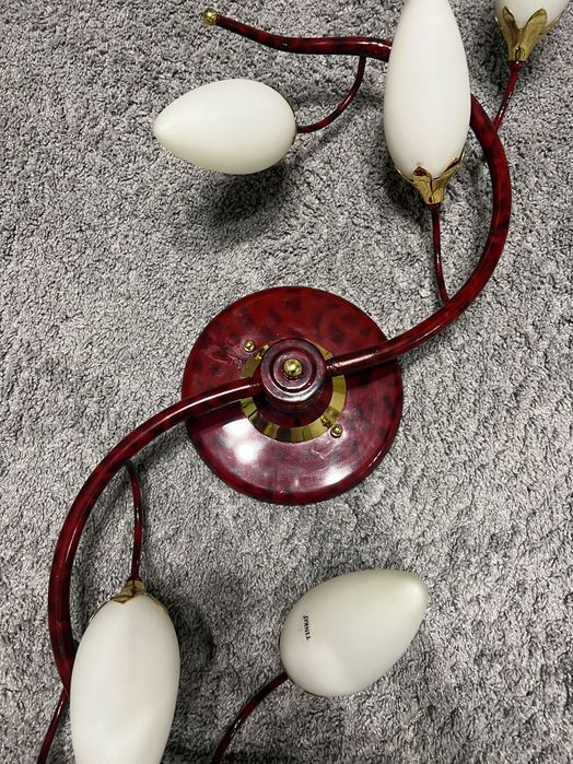 Продам люстру в залу