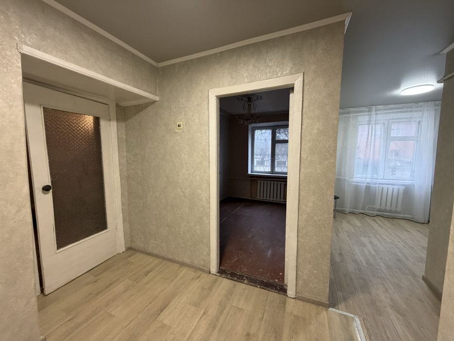 Продам двокімнатну квартиру з автономним опаленням та закритим двором