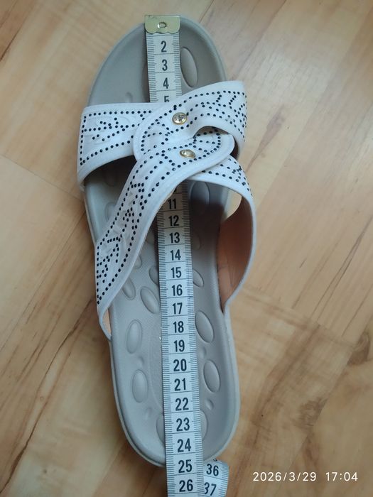 Новые Шлепанцы. 24 см стелька.