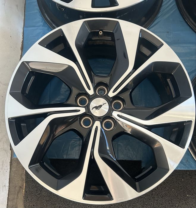 241 Felgi Aluminiowe oryginał Ford Mustang Mach-E R 19 5x108 Czujniki