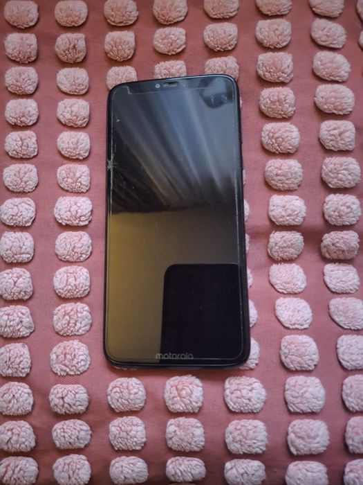 Telefon Motorola 7g power smartphone uszkodzony