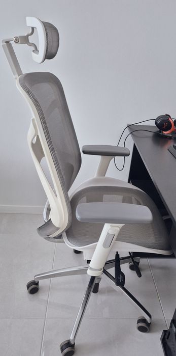 Компьютерное кресло Unique Hero white сетка