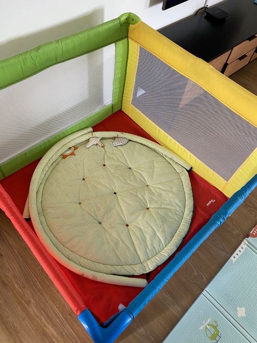 Parque infantil de viagem