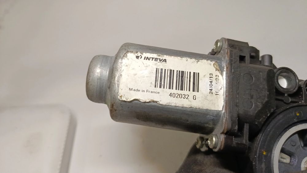 Motor vidro frente direito NISSAN Qashqai/Qashqai+2 I (J10, JJ10)