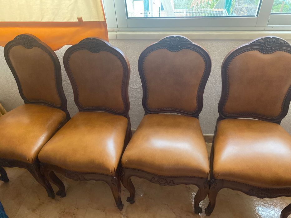 Mobília de sala (cadeiras+mesa+aparador)