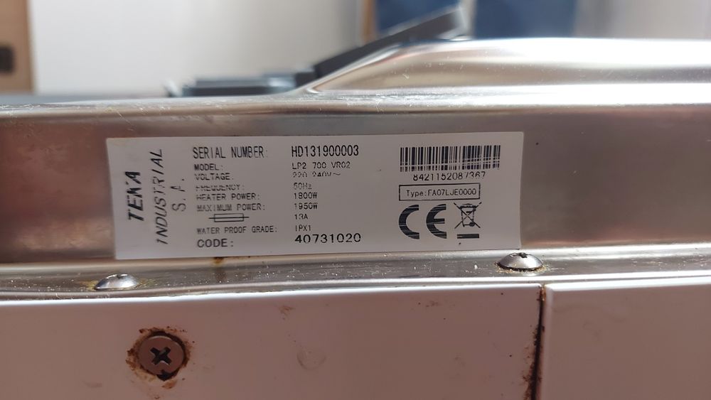 Máquina de lavar loiça Teka.