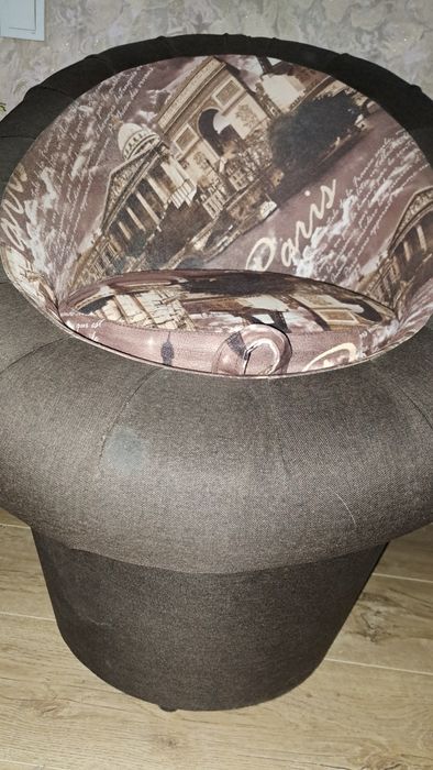 Кресло мягкое,кровать панцерная