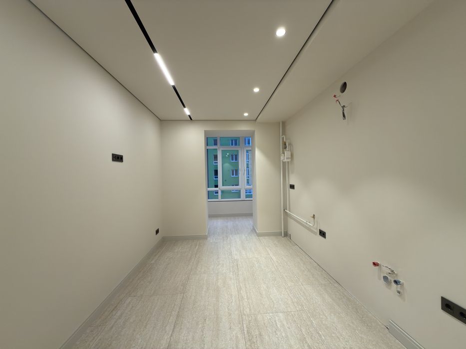 Продаж однокімнатної квартири поруч міського озера