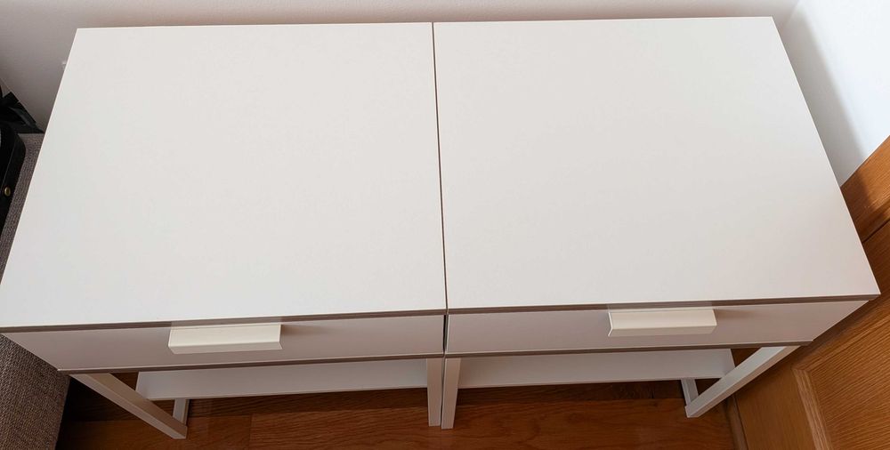 2 Mesas de cabeceira IKEA TRYSIL