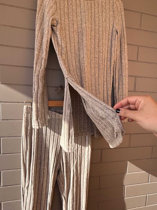 Conjunto de roupa confortável nova