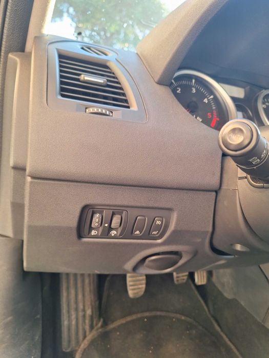 Vendo Renault Megane 2 break de 2006 em bom estado geral.