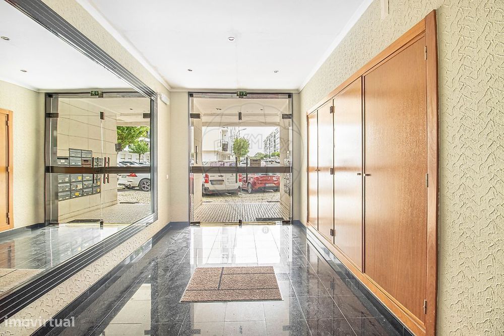 Apartamento T4 para arrendamento