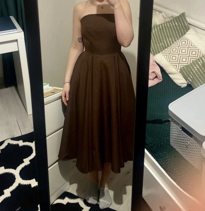 Sukienka gorsetowa czekoladowa midi typ Lou cosala rozkloszowana