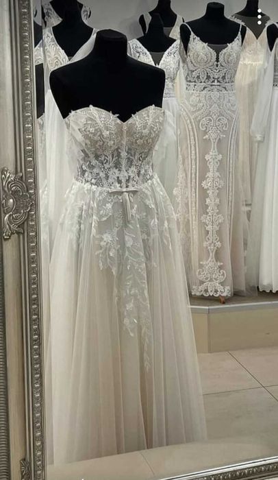 Piękna Suknia ślubna