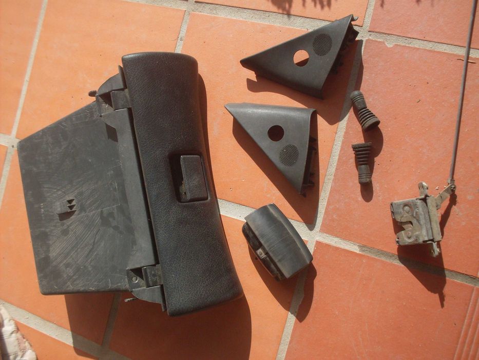 Porta luvas, tweeter, cinzeiro, fecho mala Astra F Caravan 95