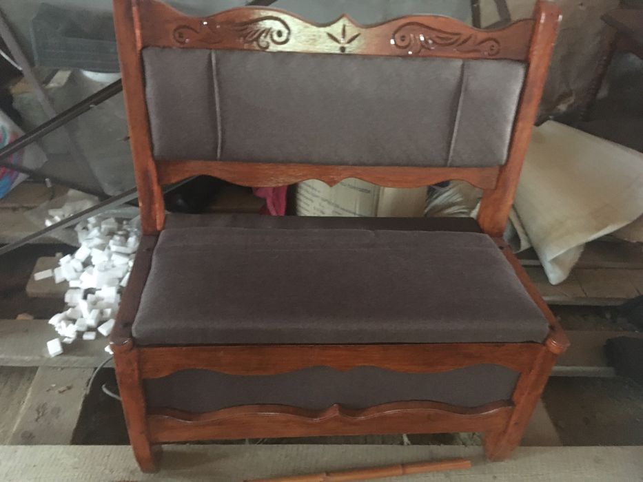 Кухоний уголок і 3 табуретки