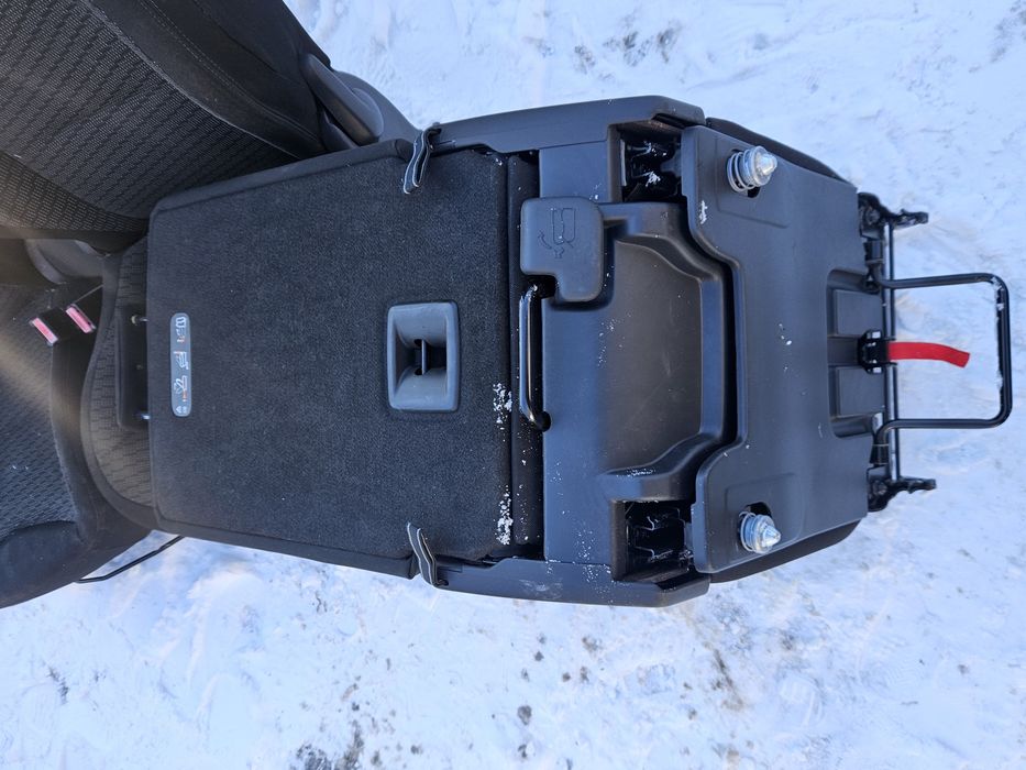 Сидение трансформер Peugeot 308. Задний ряд.