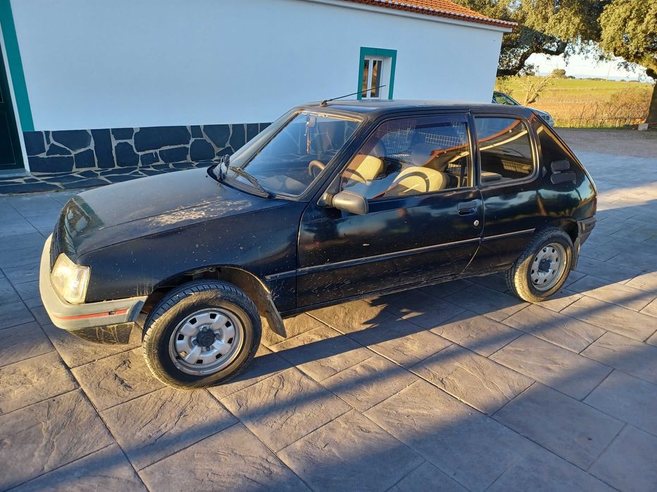 Peugeot 205 XAD 1.8D em bom estado