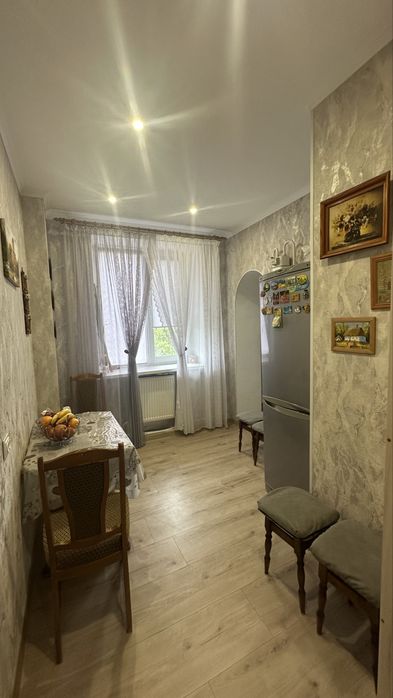 Продаж 3-х кімнатої квартири з автономним опаленням , центр