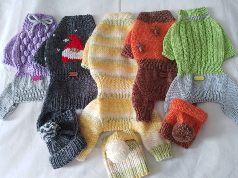 Продам в'язану одежу для маленьких собачок.