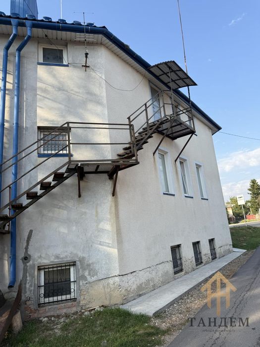 Продаж фасадного приміщення в Смиківцях (біля Тернополя)