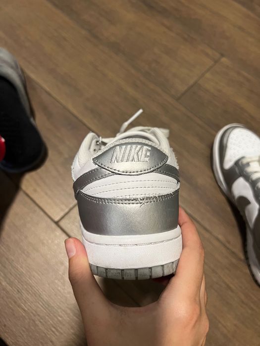 nike dunk low cinzenta / prateada