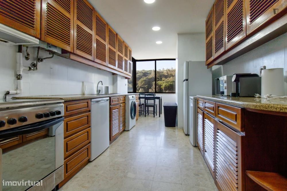 Quarto - localizado em Benfica Lisbon