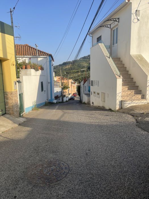 Lindo T1 pra arredamento em Loures(Tojalinho)