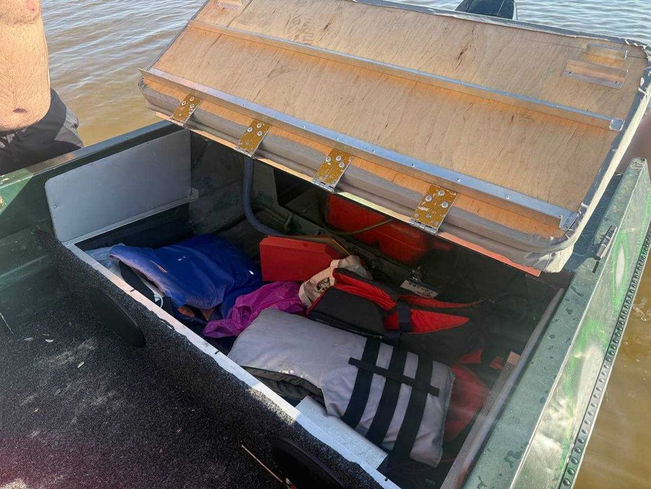 Комплект човен, мотор лафет Крим Mercury 30 лодка катер