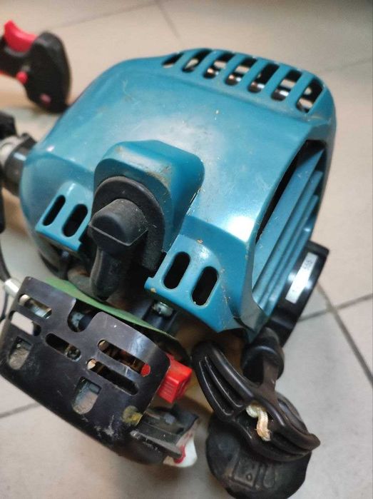Бензокоса Makita EM2500U