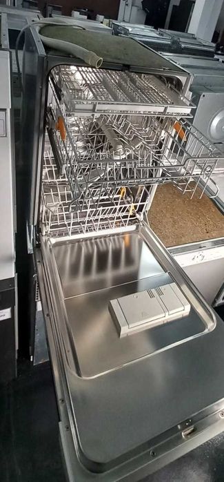 Посудомийна машина вузька 45см 
Miele G 4700 напівбудова