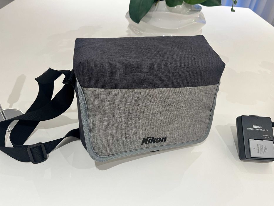 MÁQUINA FOTOGRÁFICA NIKON D3400 + Objetiva 18-105mm