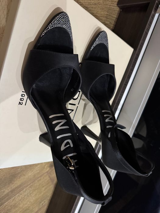 Босоніжки жіночі