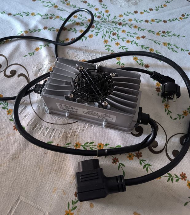 Carregador para moto.